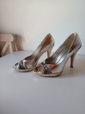 SugarFree peep toe shoes size 39 used, multicolor silver