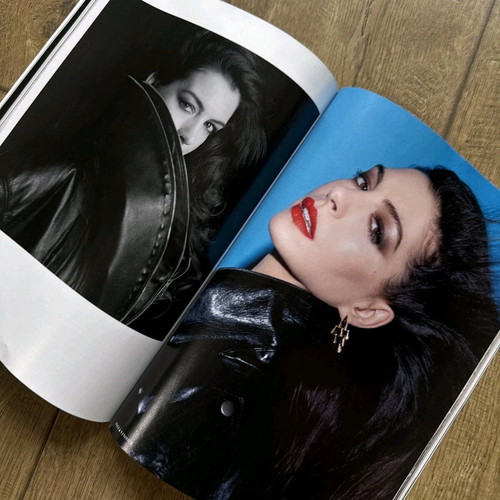 Harper's Bazaar UK Απρίλιος 2026 περιοδικό καινούργιο, με εξώφυλλο την Anne Hathaway