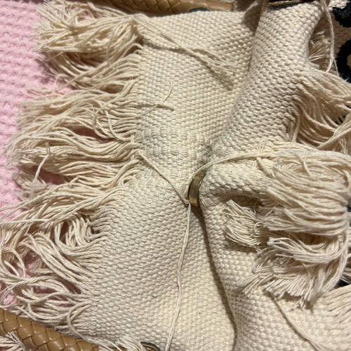 Summer bag with magnetic clasp like new, beige shoulder style