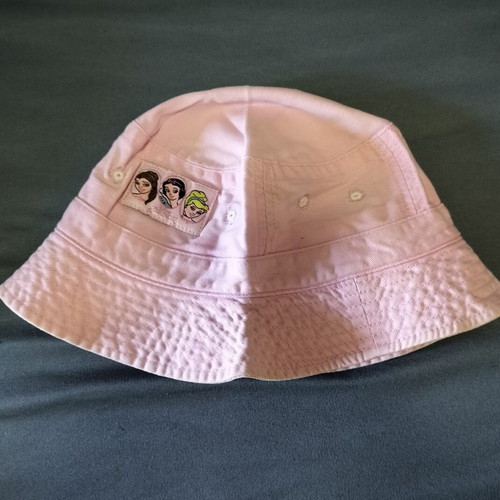 Children's hats like new, pack of 12, sizes 52-55 cm