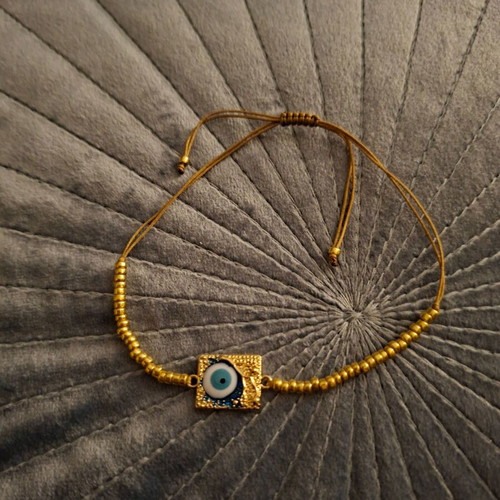 Bracelet with turquoise and gold beads