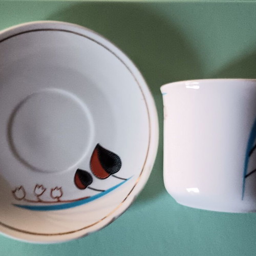 Set of 5 coffee cups with saucers like new, Fena porcelain