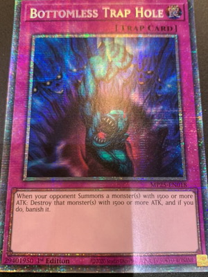 Bottomless Trap Hole Starlight like new, vintage yugioh
