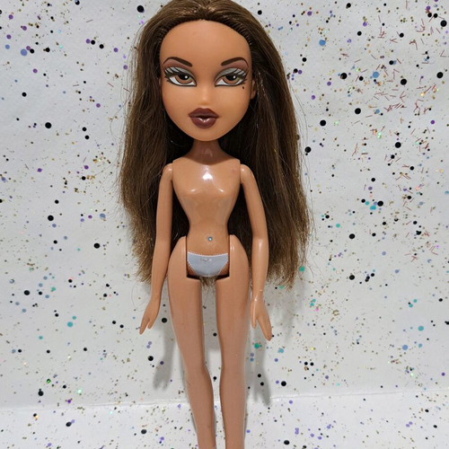 Bratz Strut It Yasmin doll used with flaws
