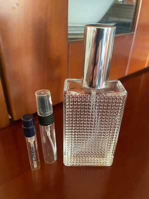 Empty perfume bottles like new, 3 pieces different sizes