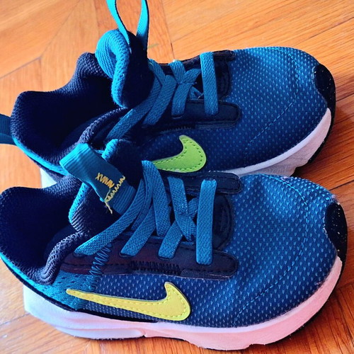 Nike kids athletic shoes like new, size 23.5, blue and green
