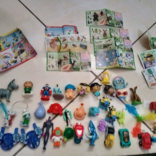 Kinder 40 different figures like new from various collections