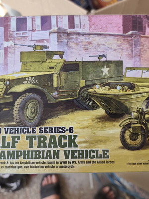 American Vehicles Model Kit 1/72 by Academy new
