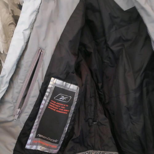 Reebok jacket XL like new, windproof and waterproof
