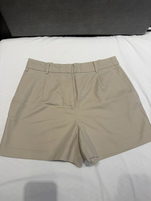 Zara beige fabric shorts medium, like new