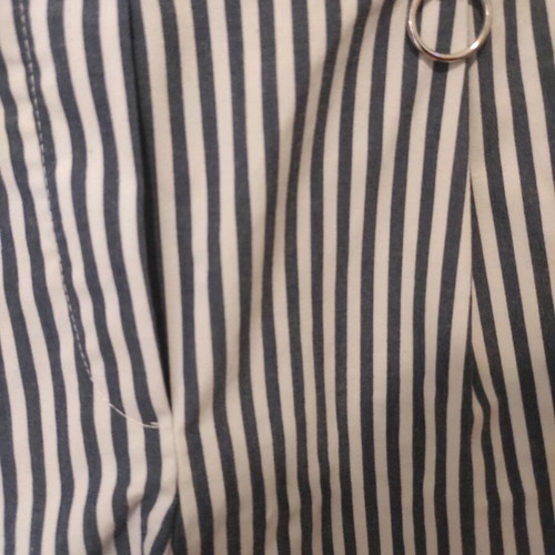 Shorts used with elastic waistband and back pockets