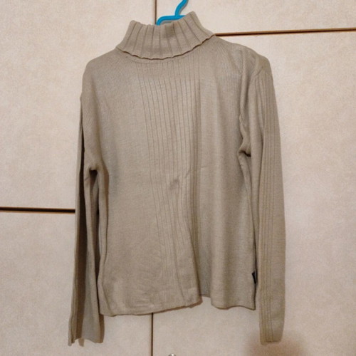 Women's turtleneck sweater medium beige like new