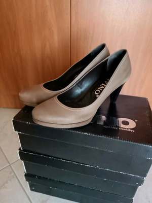 Γόβες αφόρετες Νο 38 γκρι-καφέ από δέρμα DVNO Shoes