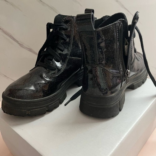 Luigi girls' boots size 35 black like new
