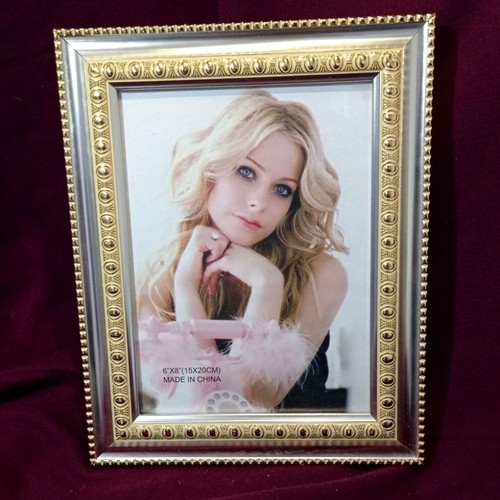 Decorative photo frame 20x25 cm with gold embossed details like new