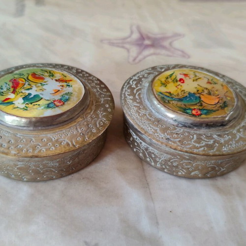Vintage Persian pill boxes like new with hand-painted decoration, set of 2