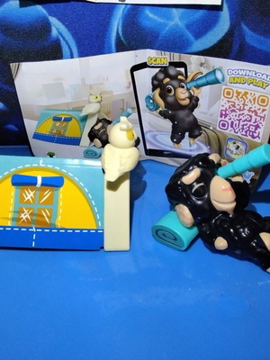 Kinder Joy Mouton Noir Camping set like new