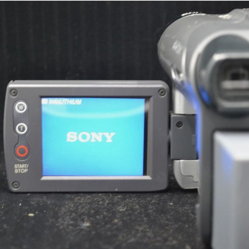 Sony Handycam with Carl Zeiss Vario-Tessar lens like new, DVD-RW support