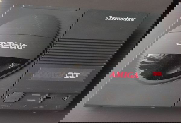Commodore Amiga CD32 σκετη κονσολα