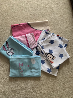 Set of 5 cotton crib sheets and 1 pillowcase