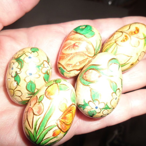 Papier Mache Miniature Eggs like new, set of 5, hand-painted