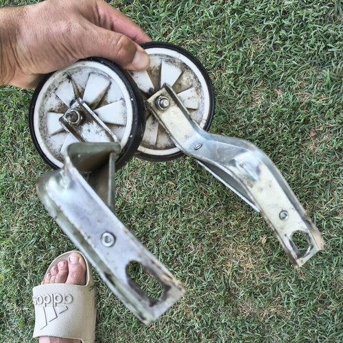 Bicycle training wheels, sturdy metal construction