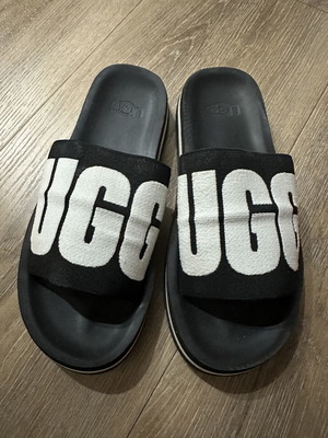 Ugg slippers size 38, black