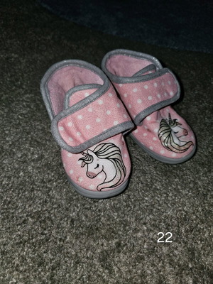 Παιδικές παντόφλες μεταχειρισμένες Νο22