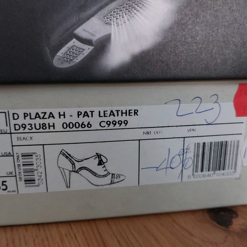 Geox patent leather Oxford shoes size 38 with 9cm heels like new