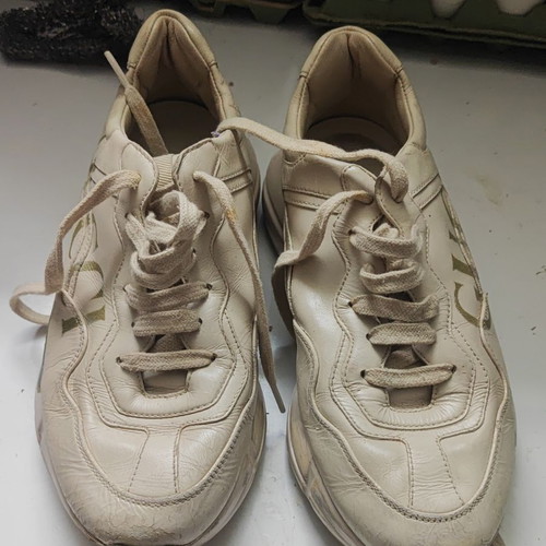 Gucci Rhython leather sneaker size 38 used beige