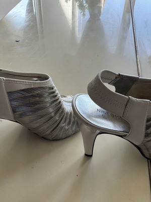 Nine West shoes like new, size 38, 12cm heel