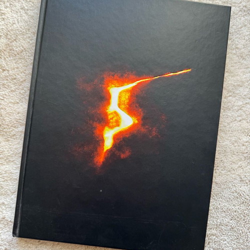 Resident Evil 5 Official Guide Collectors Edition new