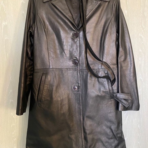 Women's leather coat like new black with belt from Italy
