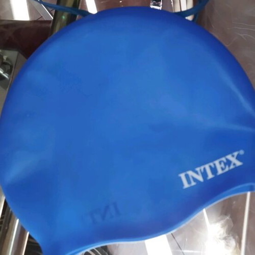 Swimming cap with goggles new