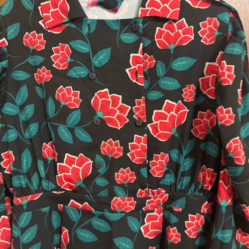 Karavan dress Large like new, black with belt and button design