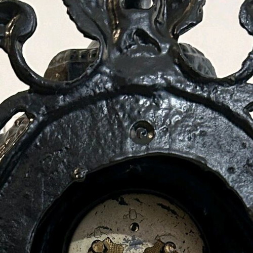 Vintage mechanical clock used, runs 10 hours nonstop