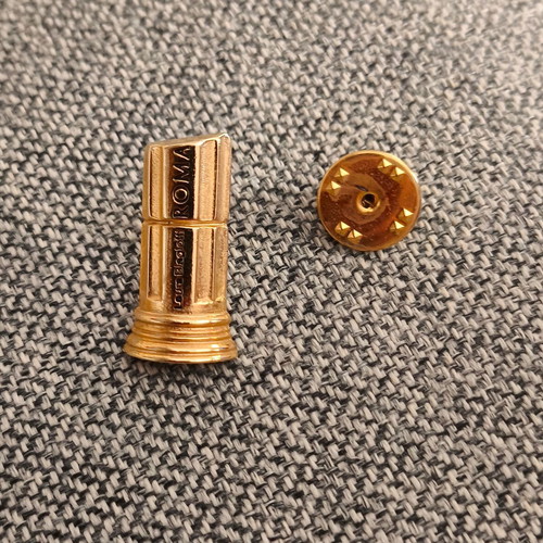 Laura Biagiotti Roma Vintage Gold Metal Lapel Pin