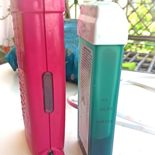 Wax hair removal machine with free hair removal product set