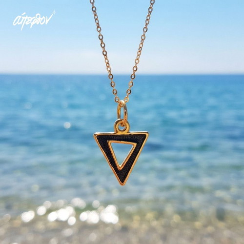 L’Assoluto triangular minimal necklace by Άπεφθον new, black and gold