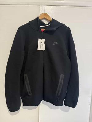 Nike jacket new size XL with pockets