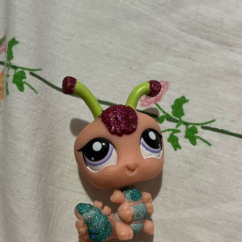 Littlest Pet Shop used with glitter collectible piece