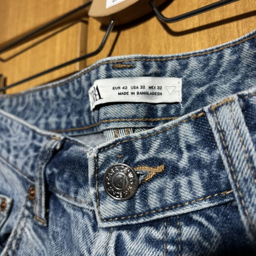 Light blue ripped jeans Zara size M, like new