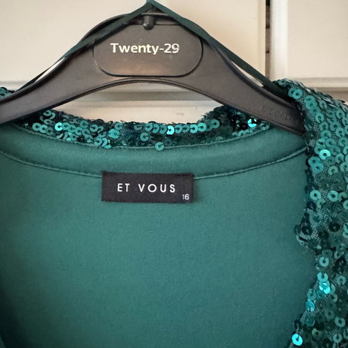 Dress with sequins unused, size 16, green, like new