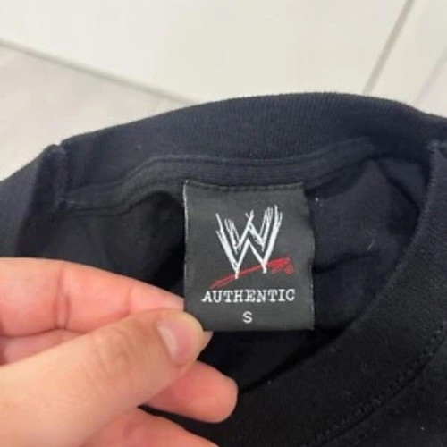 WWE Rise Above Hate Hustle Loyalty Respect T-shirt used, size Small