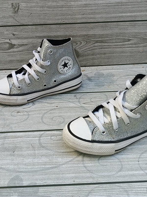 Converse Unisex Αθλητικά Παπούτσια Νο 29 Ασημί Κατάσταση Σαν Καινούργια