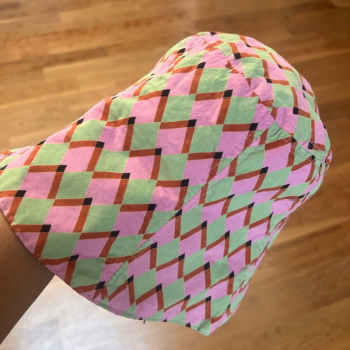Zara women's hat small with geometric patterns, like new, cotton