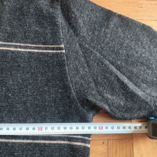Vunic men's dark gray wool blend sweater like new, size L