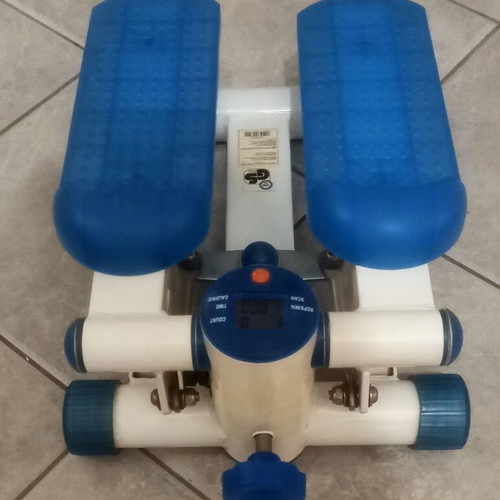 Stepper exercise machine like new with digital display
