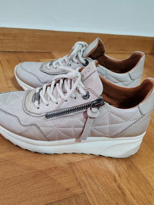 Δερμάτινα ανατομικά sneakers Carmela νούμερο 37 σαν καινούργια με σόλα 4 εκ.