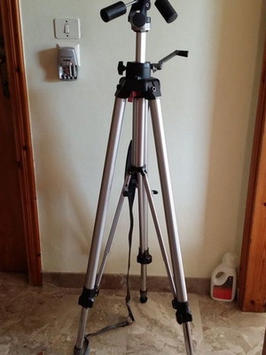 Επαγγελματικός τρίποδας Manfrotto 058 με κεφαλή 141RC